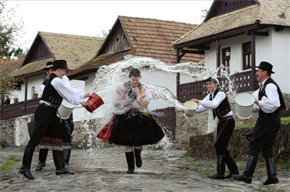 Hungarian Folk Culture: Traditions Set In Time post's picture