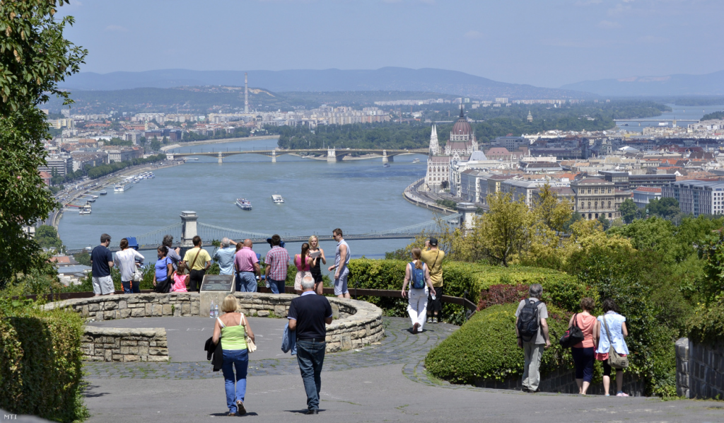 Gov’t Aims to Make Hungary Top Region of CE Tourism by 2030 post's picture