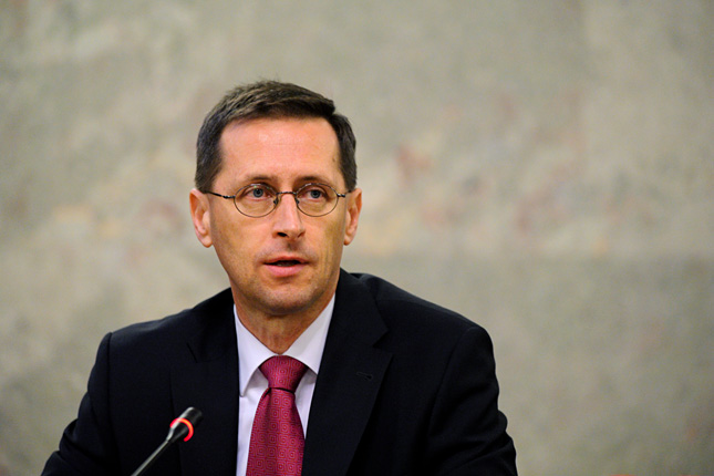 Hungarian Economy Minister Eyes Falling Public Debt, Deficit Below 2% post's picture