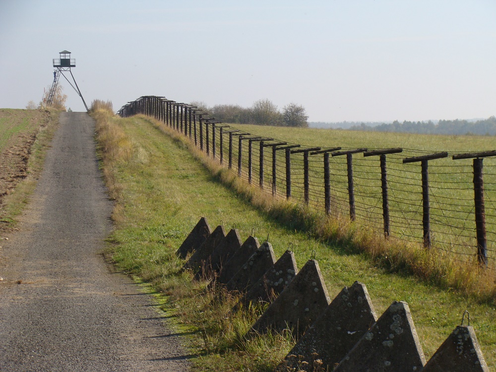 Hungarian FM Makes Fence-Mending Visit To Armenia