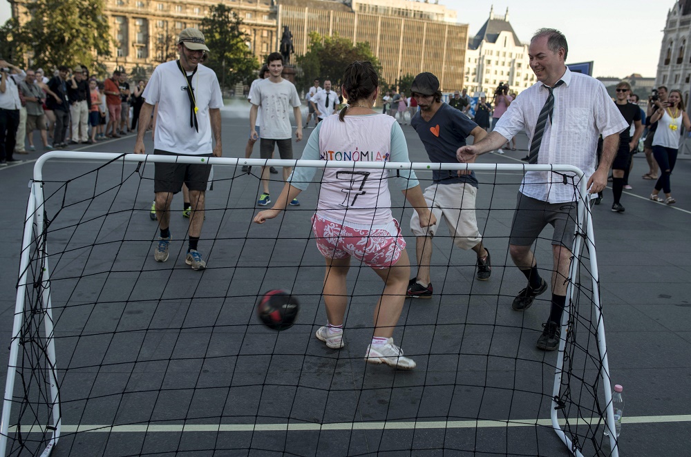 Students And Professors Play “Anti-Government” Football Match In Front Of Parliament post's picture