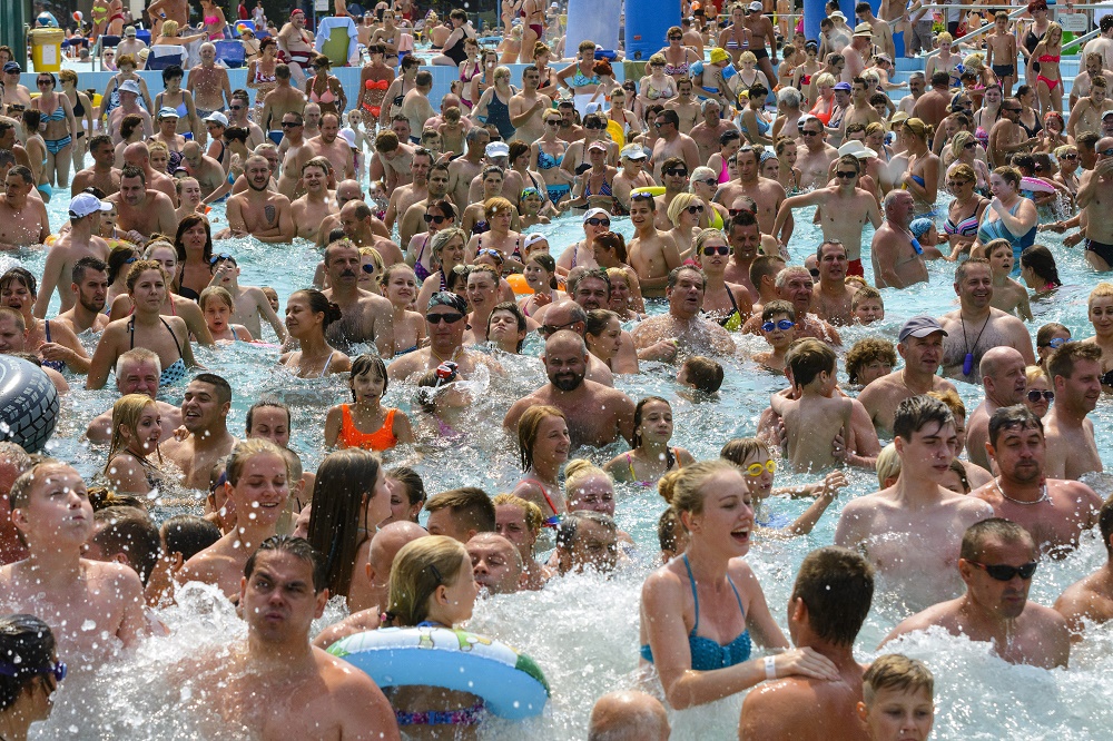Tropical Heatwave Breaks Temperature Records As Hungarians Crowd Baths And Water Parks post's picture