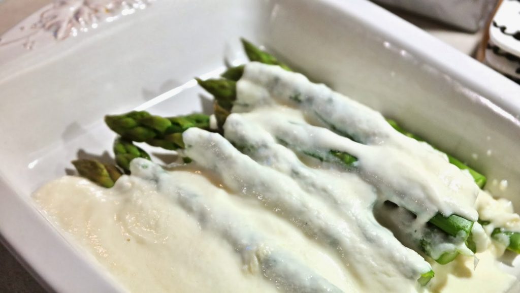 Cook Hungarian – Asparagus With Sour Cream („Spárga Tejföllel”) post's picture