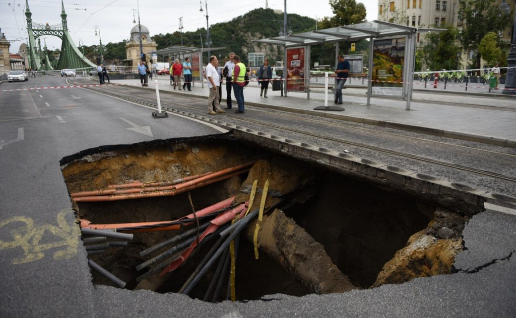 Weather: Apocalyptic Scenes In Budapest As 1.5 Months Of Rain Hits Hungarian Capital In A Single Night – Gallery! post's picture