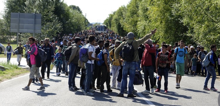 Hungarian Police Struggle To Hold Up Illegal Migrants As Border Settlement Of Röszke Becomes Symbol Of Crisis post's picture