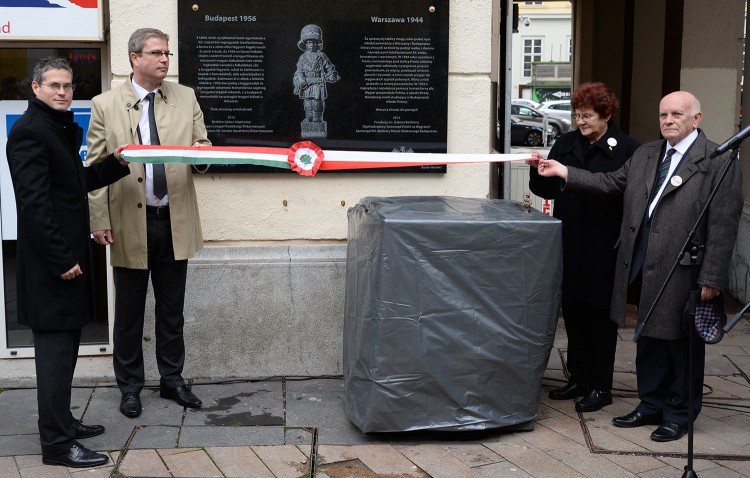 Polish-Hungarian Friendship: Plaque Erected To Child Heroes Of Warsaw Uprising And 1956 Revolution post's picture