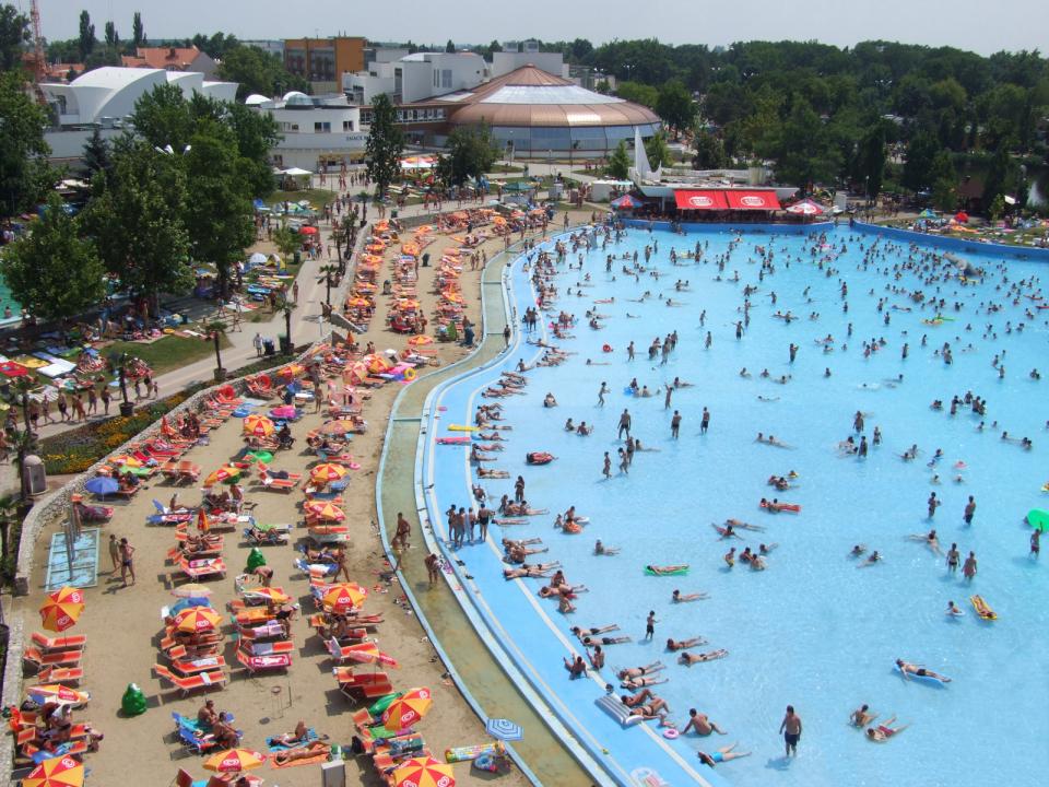 Hungary's Thermal Baths: Visitors Vote Hajdúszoboszló's Hungarospa Spa ...