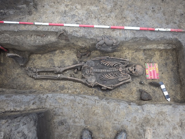 Archaeologists Discover 7000-Years-Old Tombs In Southeast Hungary post's picture