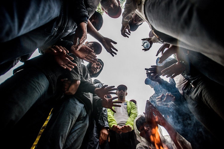 Horgos, 2016. július 26. Éhségsztrájkot folytató migránsok a szerb-magyar határ közelében Horgosnál 2016. július 26-án. Két nappal korábban 130 migráns érkezett gyalog Belgrádból Horgosra, akik közül július 25-én mindössze negyvenen folytattak éhségsztrájkot a tranzitzóna közelében, hogy Magyarország megnyissa a határt elõttük. MTI Fotó: Balogh Zoltán