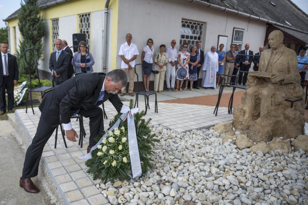 Statue Of Former Hungarian President Mádl Inaugurated In Home Village post's picture