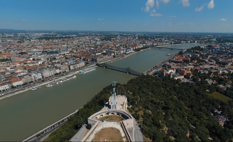 This Is What Budapest Looks Like Through The Eyes Of A Bird – 360-Degree Photo! post's picture