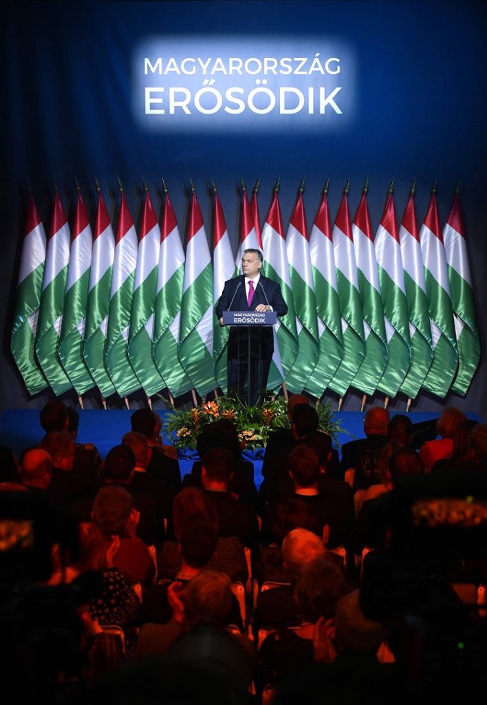 Budapest, 2017. február 10. Orbán Viktor miniszterelnök hagyományos évértékelõ beszédét tartja a Várkert Bazárban 2017. február 10-én. MTI Fotó: Koszticsák Szilárd