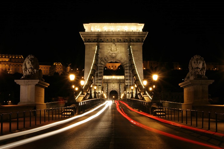 Budapest’s Iconic Chain Bridge May Be Closed for Up to Two Years for Renovations post's picture