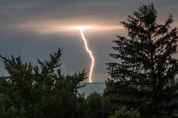 Nationwide Thunderstorm Bring’s Hungary’s Intense Heatwave to an End – Photos post's picture