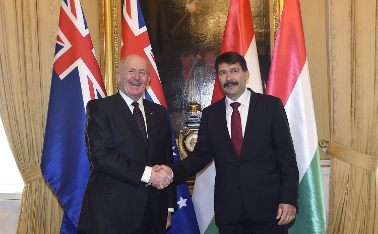 Peter Cosgrove Becomes First Ever Governor-General Of Australia To Visit Hungary post's picture