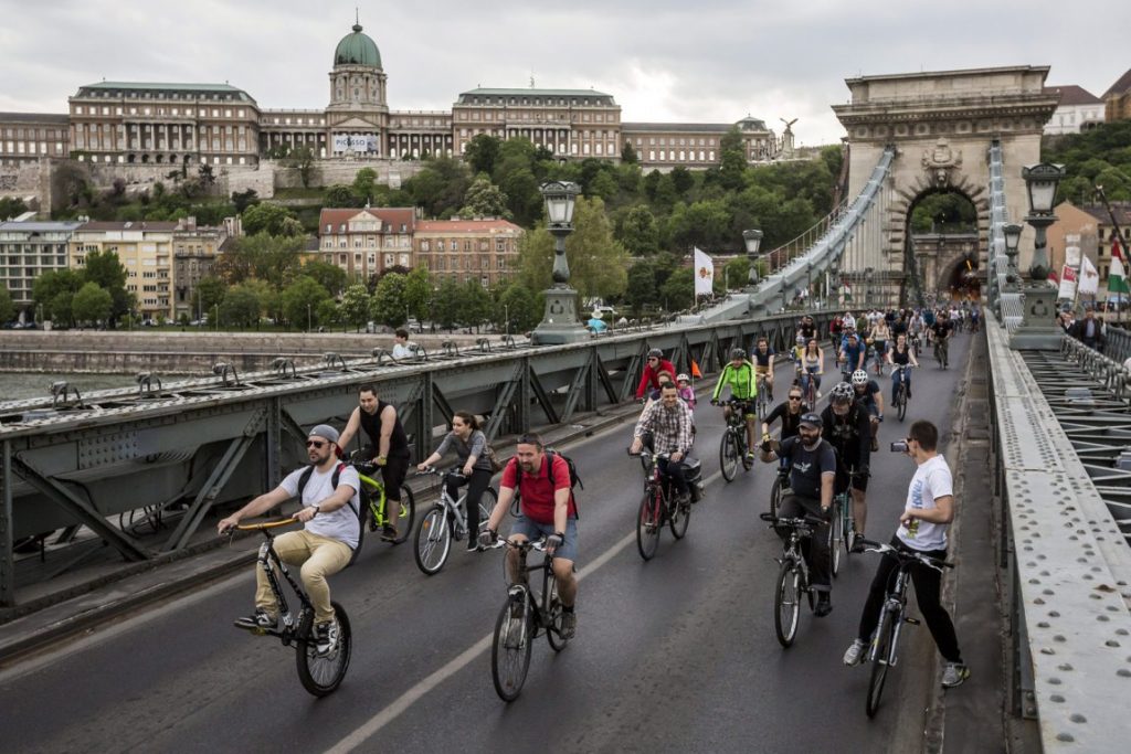 Budapest Goes Greener: Take Advantage of the Car, Bike and Scooter-Sharing Boom post's picture