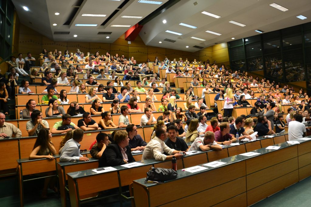 Coronavirus: Faculty at Eötvös Loránd University Bans Personal Attendance at Lectures and Seminars post's picture