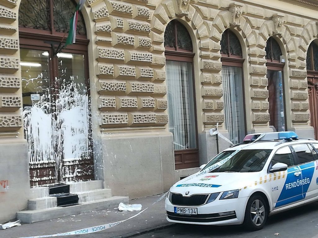 In the Wake of Demonstrations, Vandals Target Fidesz-KDNP Offices post's picture