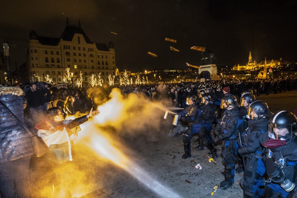 Fire, Aggression and Tear Gas: Demonstration Against “Slave Law” Got Out of Hand post's picture