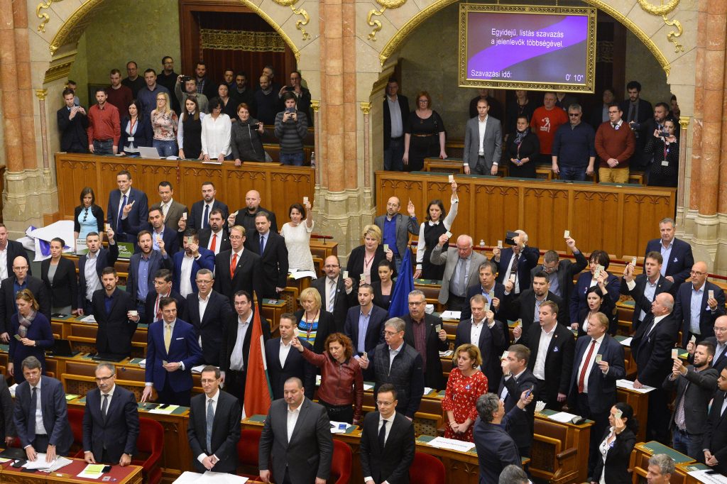 Orbán Hails New Labour Code, Opposition Considers Vote Invalid post's picture