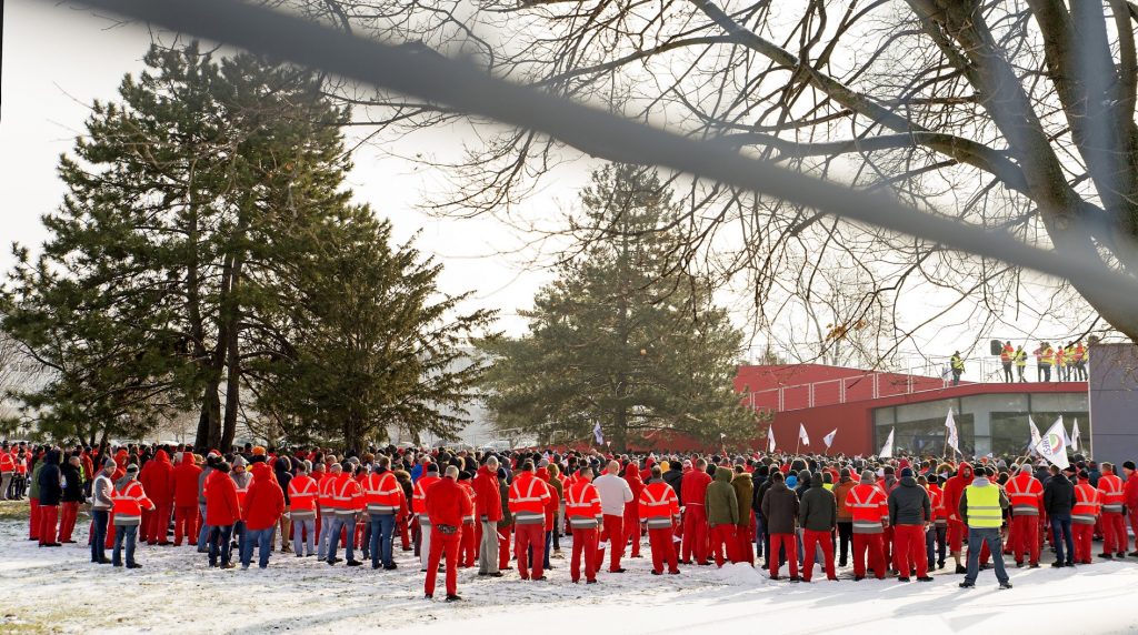 Wage Talks Ongoing at Audi Hungaria during Strike post's picture