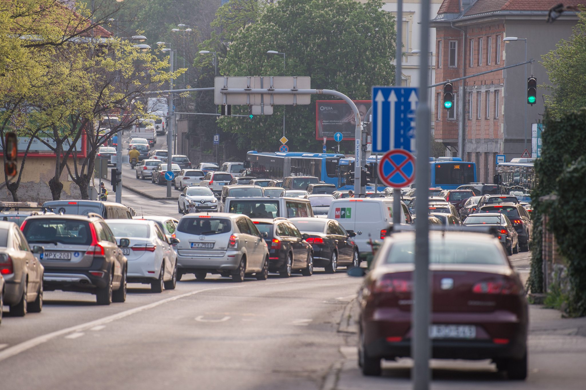 Gov’t and Mayor Karácsony Clash as Traffic Jams Return to Budapest