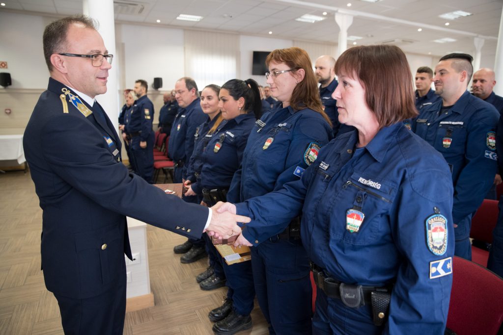 Hungarian Police Units Leave for Serbia, North Macedonia post's picture