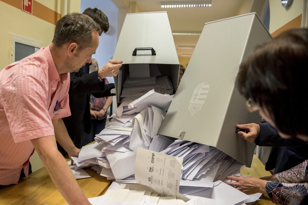 Budapest: Tarlós Leads but Close Finish Expected by Pollsters post's picture