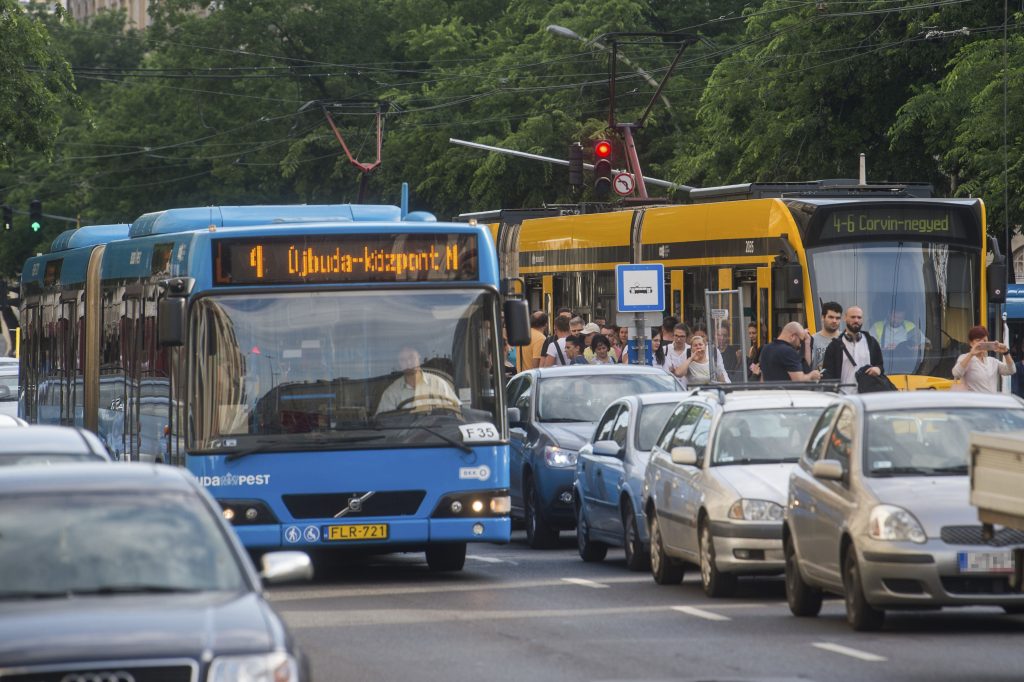 Gov't: Local Councils Must Use Business Tax to Finance Public Transport - Hungary Today
