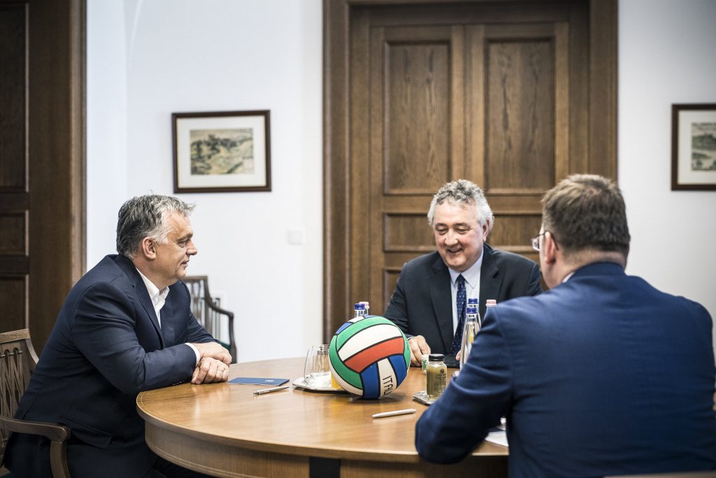 Orbán Discusses 2020 Aquatics Championships with LEN Head post's picture