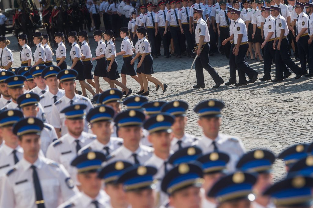 Orbán Praises Police Force at Graduation Ceremony post's picture
