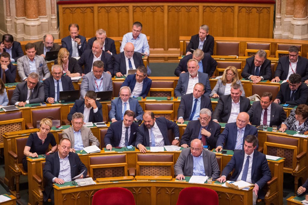Parliament Approves 2020 Budget post's picture