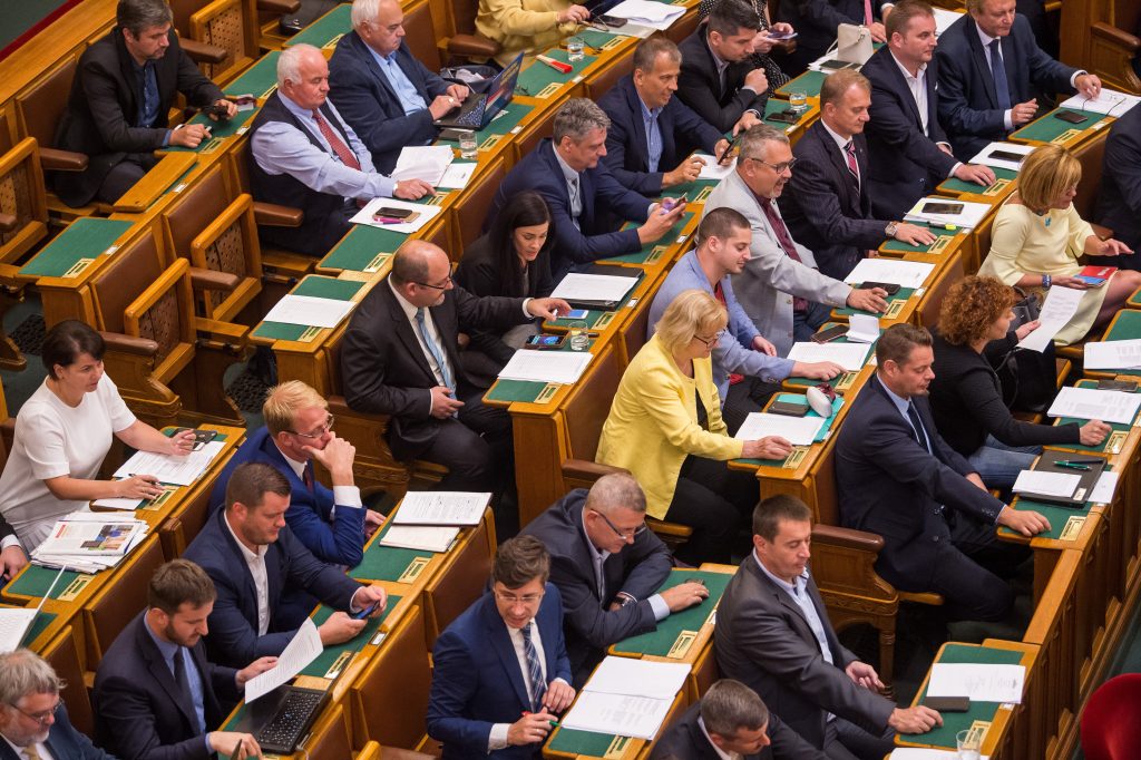 Hungarian Press Roundup: Prospects of the Joint Opposition in the 2022 Election post's picture