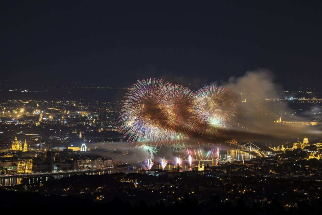 LMP: Govt Should Spend Fireworks Funds on Culture post's picture