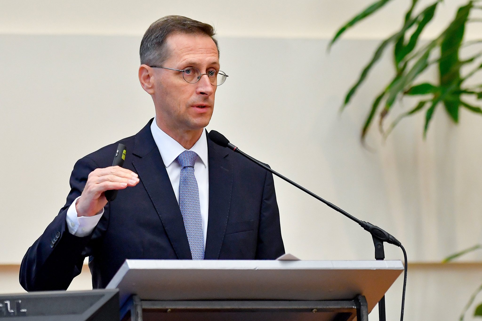Finance Minister: Hungary's High Inflation Rate 'Temporary'