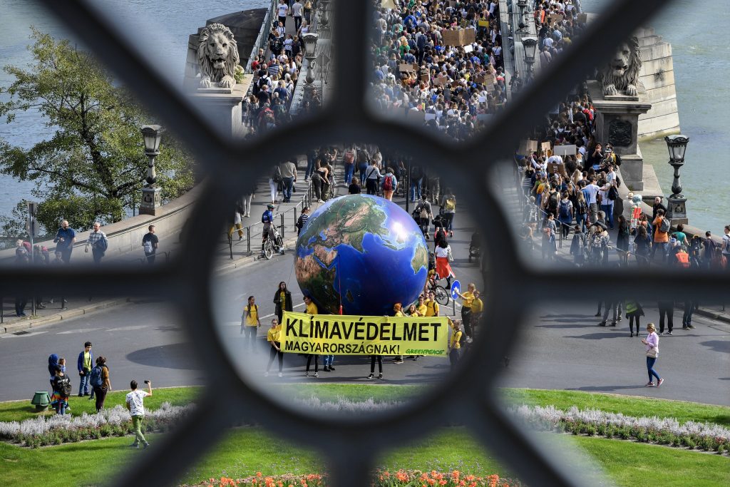 Climate Strike in Budapest Draws Thousands post's picture