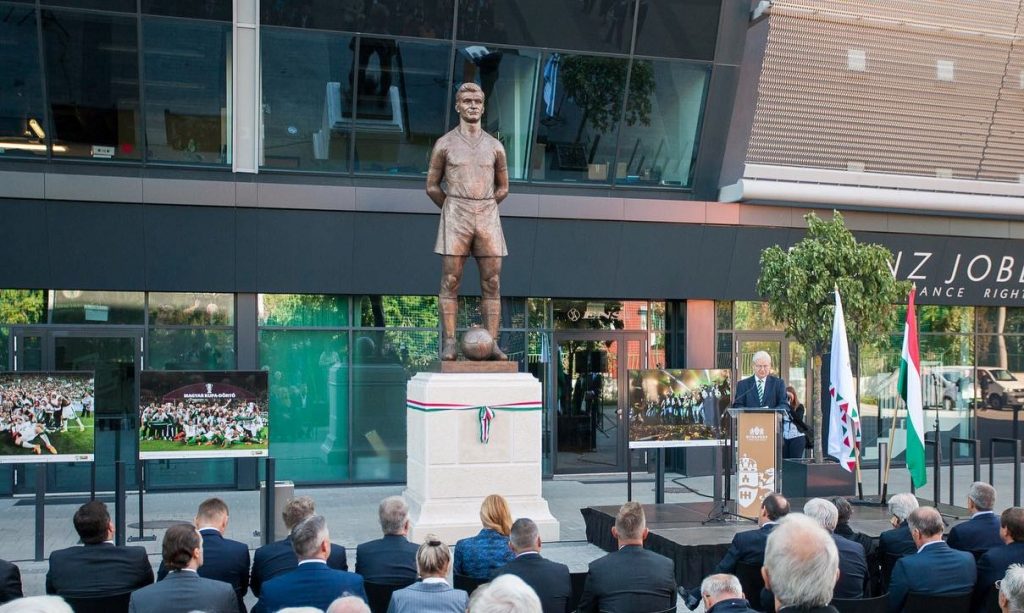Statue of Golden Team Legend Sándor Kocsis Unveiled at Groupama Arena post's picture