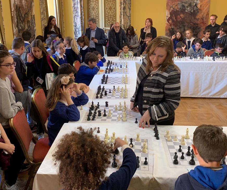Chess Supremo Judit Polgár Preparing Kids for Guinness World Record
