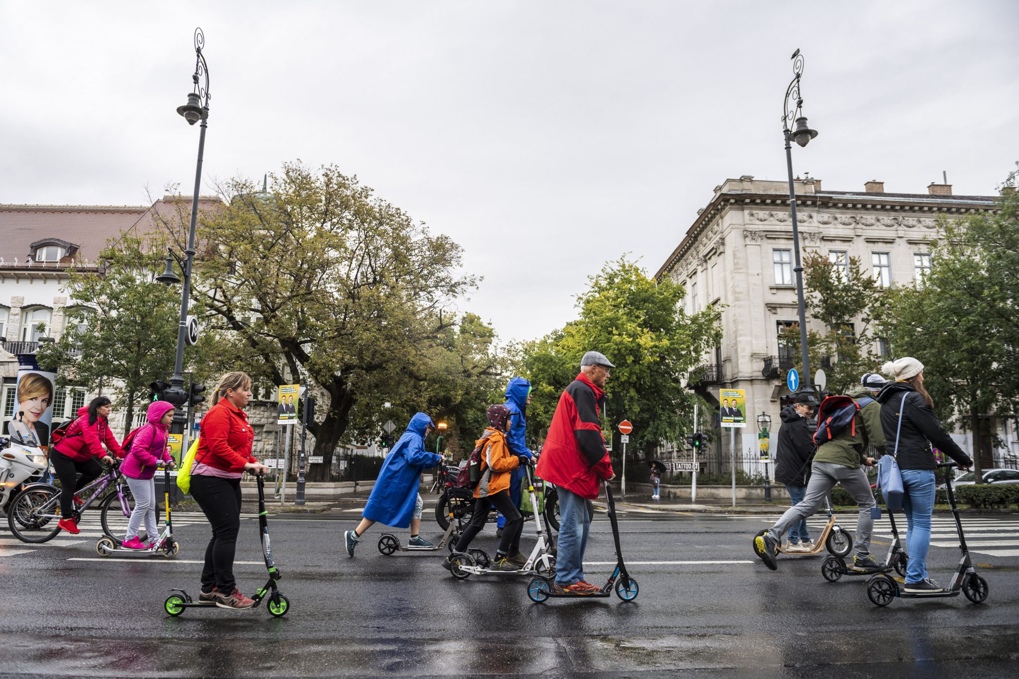 Budapest Proposes Rules for E-bikes, E-scooters