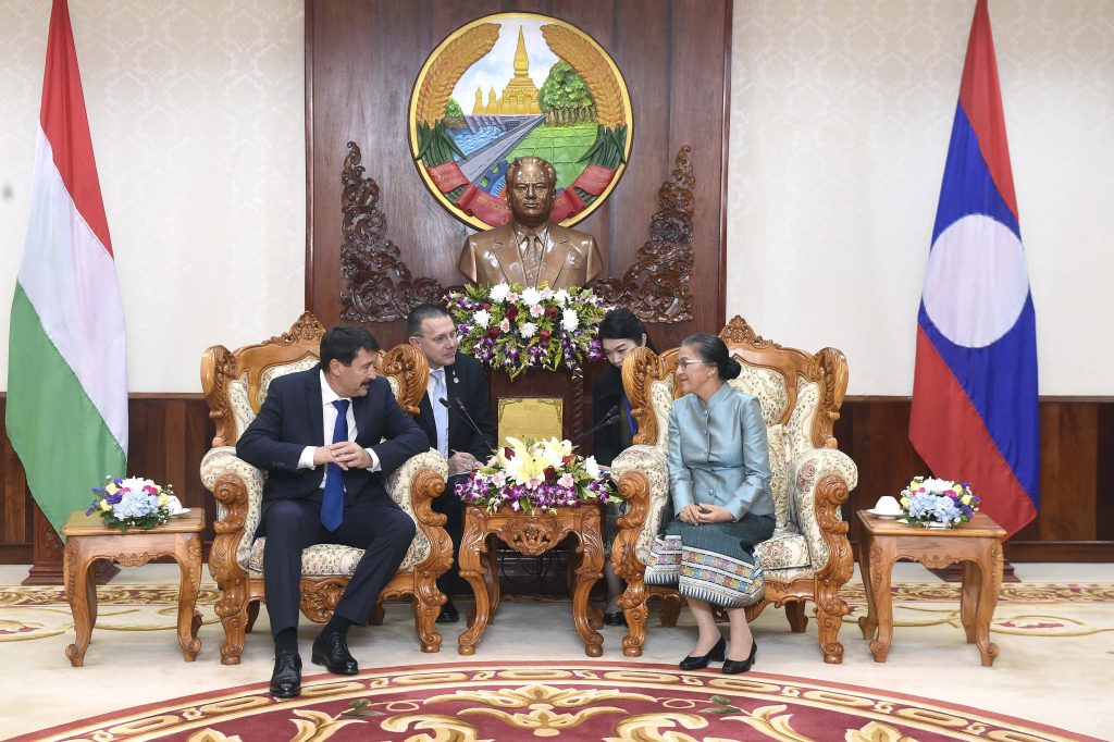 Áder Discusses Education Cooperation, Aid Scheme in Laos post's picture