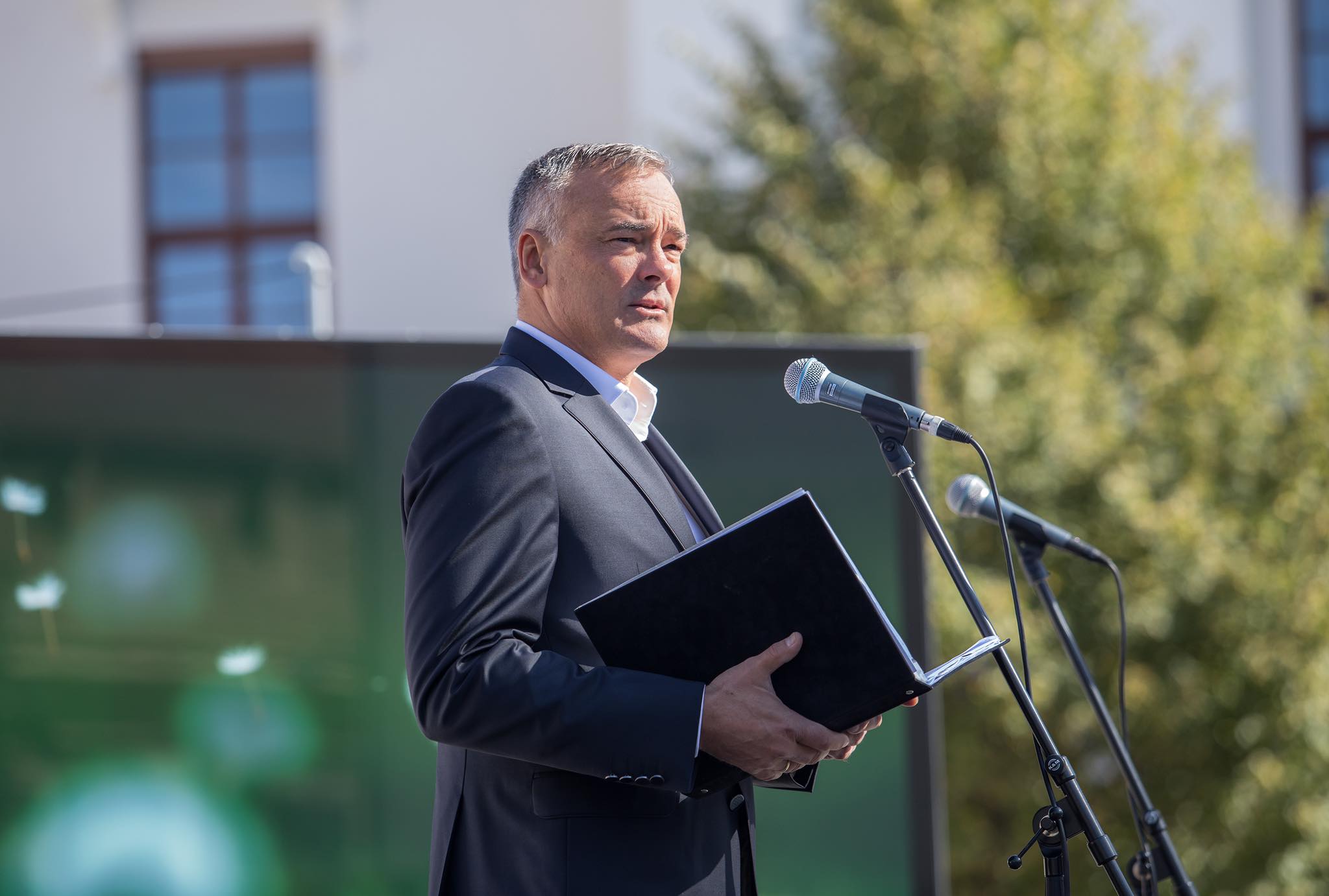 Leaked Sex Video, Corruption Allegations of Incumbent Fidesz Mayor Stirs Controversy