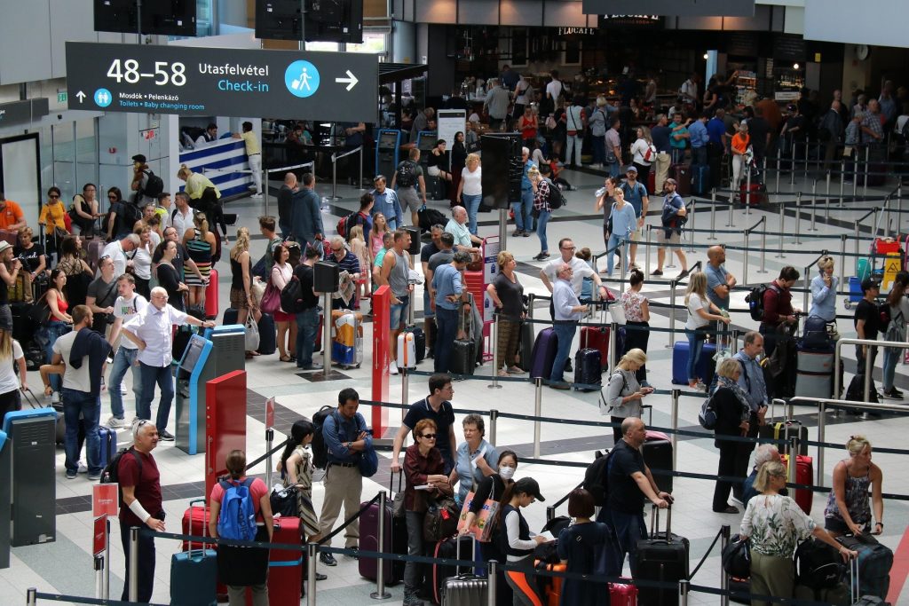 Budapest Airport Passenger Numbers Up 30% in March post's picture