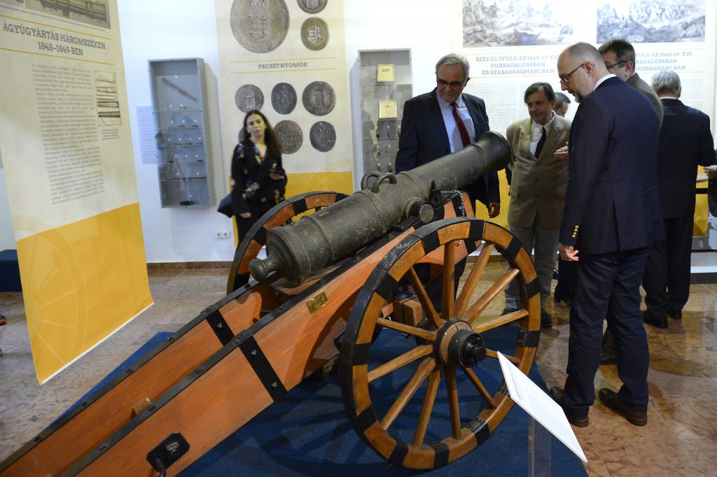 Áron Gábor’s 1848 Revolution Copper Cannon Displayed in Budapest Museum post's picture