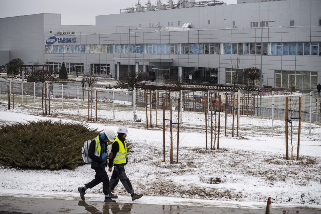 Coronavirus: Samsung Factory in Hungary Screening Chinese Employees post's picture