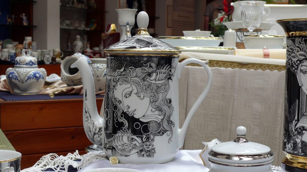 Hungaricum Manufacturing Hollóháza Porcelain Factory to be Sold post's picture