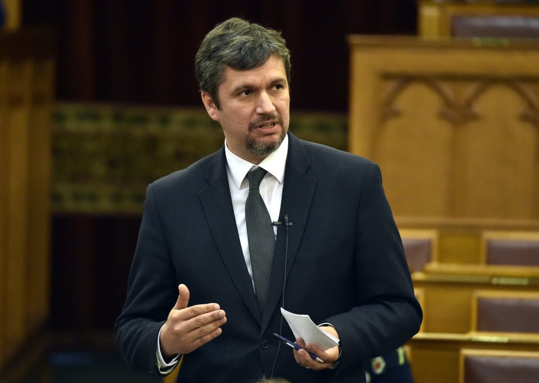 MP Hadházy and OGYÉI Clash Over Use of Russian Vaccine in Hungary
