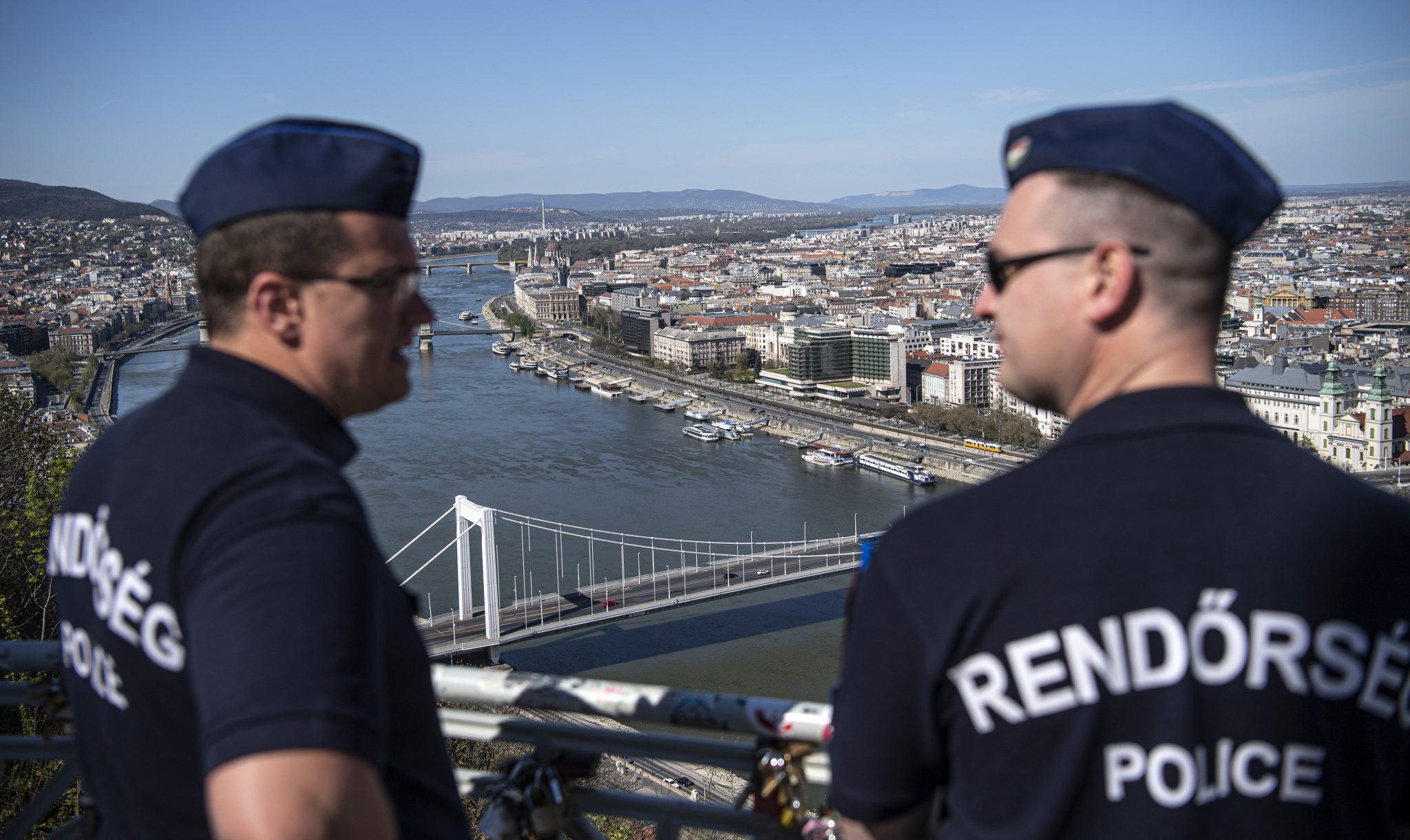 Hungarian Press Roundup: Government Announces New Lockdown