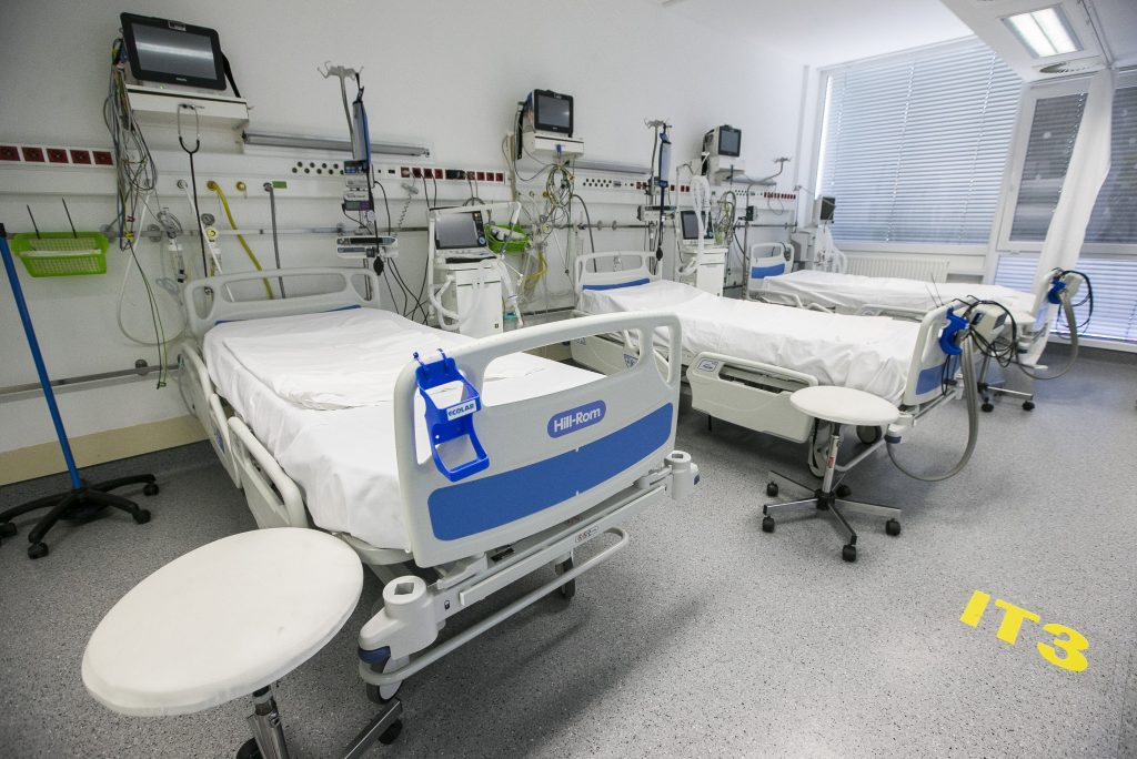 Hungarian Press Roundup: Hospital Beds Emptied in Preparation for Coronavirus Spike post's picture