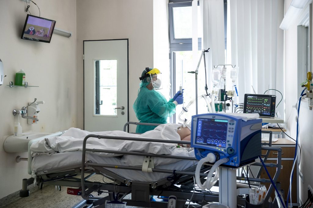 Number of Ventilators High in Hungary but Country Lacks Specialist Nurses post's picture