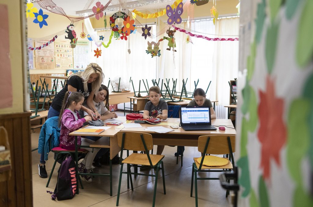 Hungarian Teachers’ Salaries Low in Regional Comparison post's picture